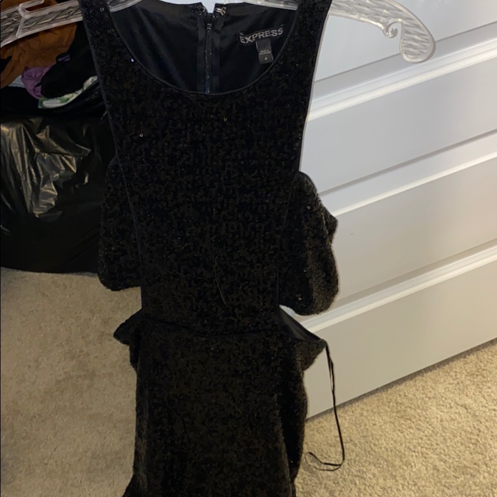 Mini dress, sparkles all over